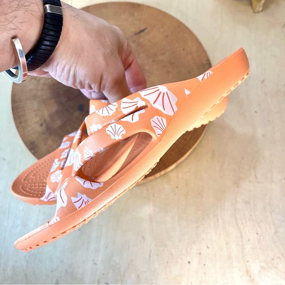 Crocs Kadee II Sandals | Orange with White Seashell Print | Size 8 - Picture 11 of 14